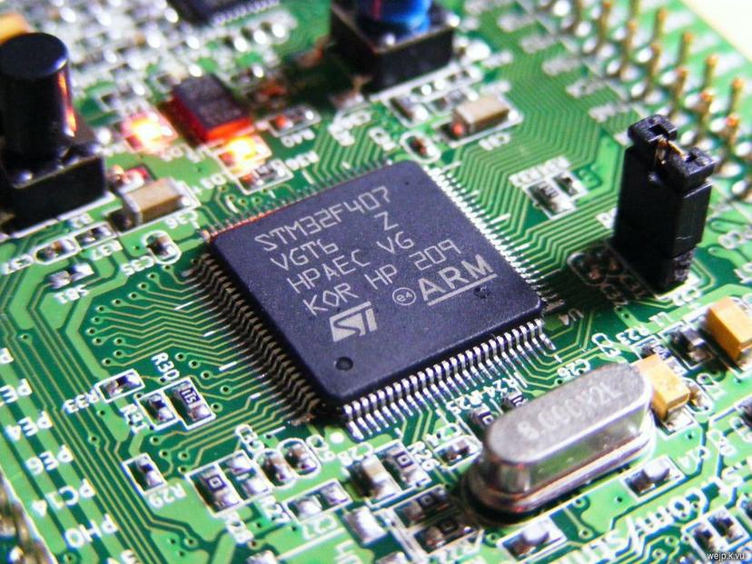 پکیج آموزش میکرو کنترلر های ARM STM32
